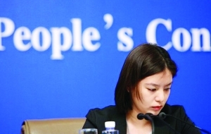 揭秘兩會冷艷美女翻譯:初中時就是位風云人物-中國煤炭(煤礦)新聞網